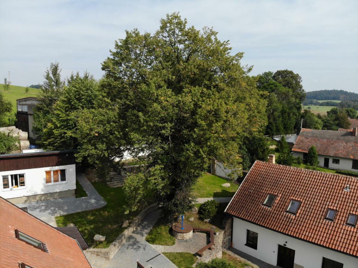 Hotel Statek Cesky Dvur Postupice Exterior foto